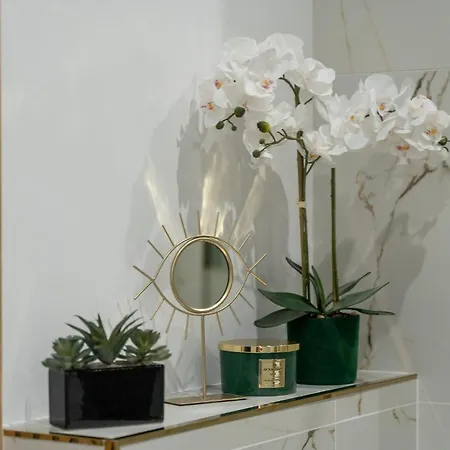 Hanza Tower 5 Stars Aparthotel