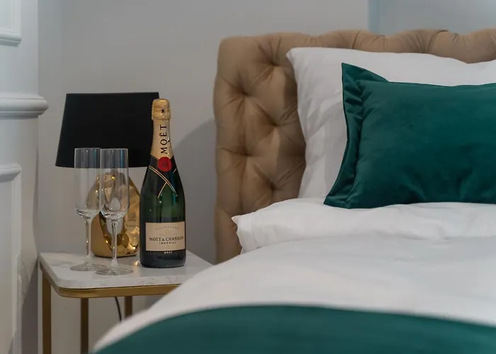 Hanza Tower 5 Stars 4*