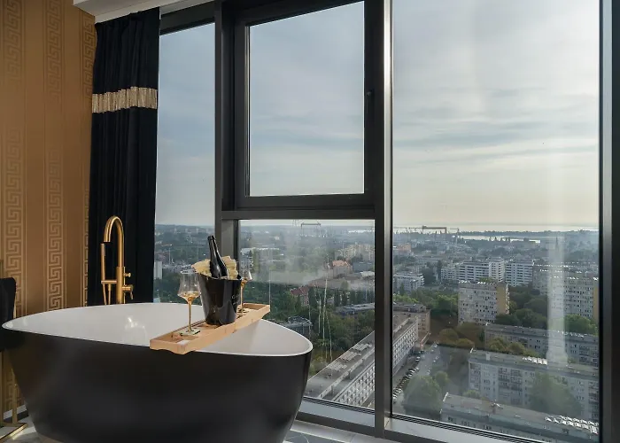 Hanza Tower 5 Stars Апарт-отель 4*